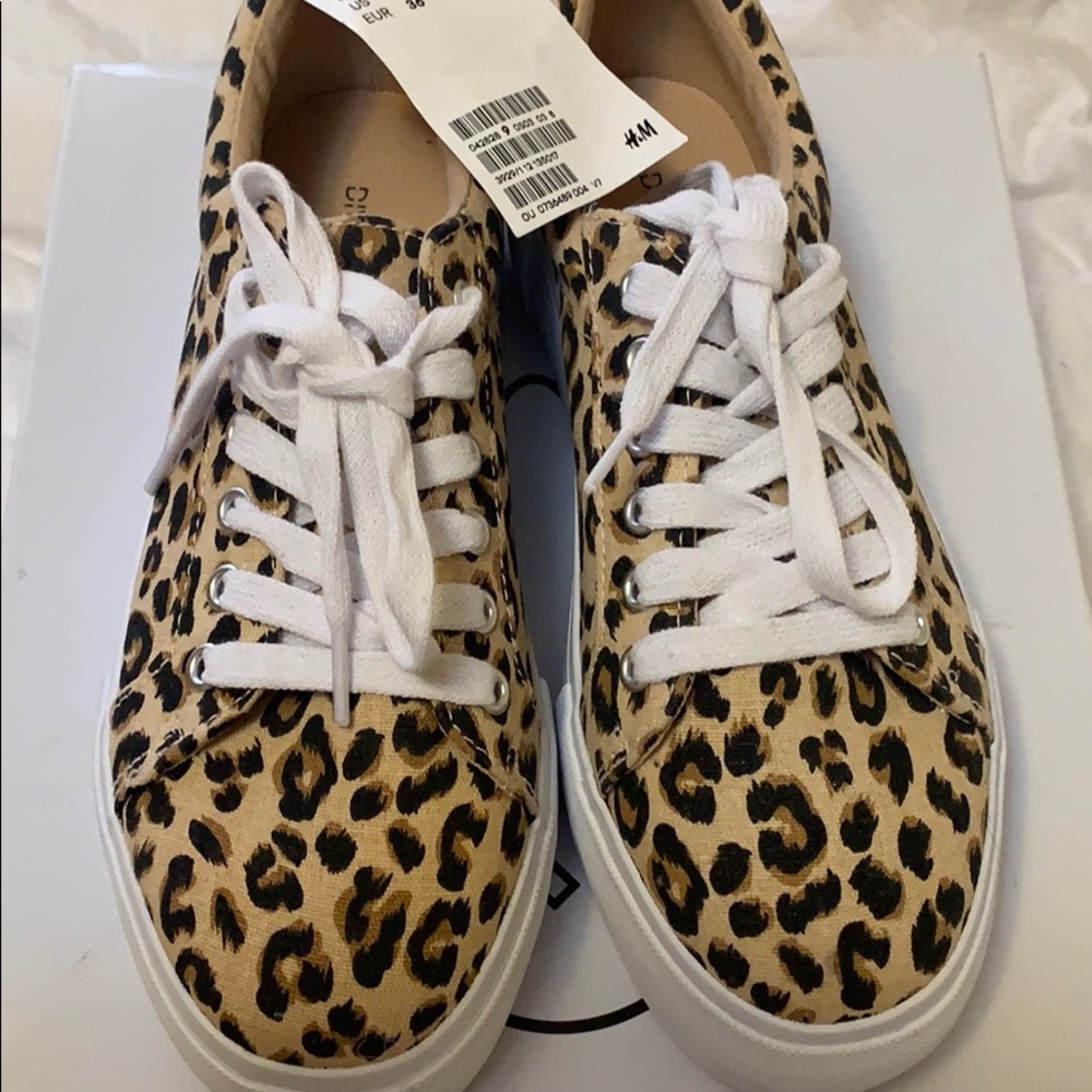 Leopard print platform sneakers